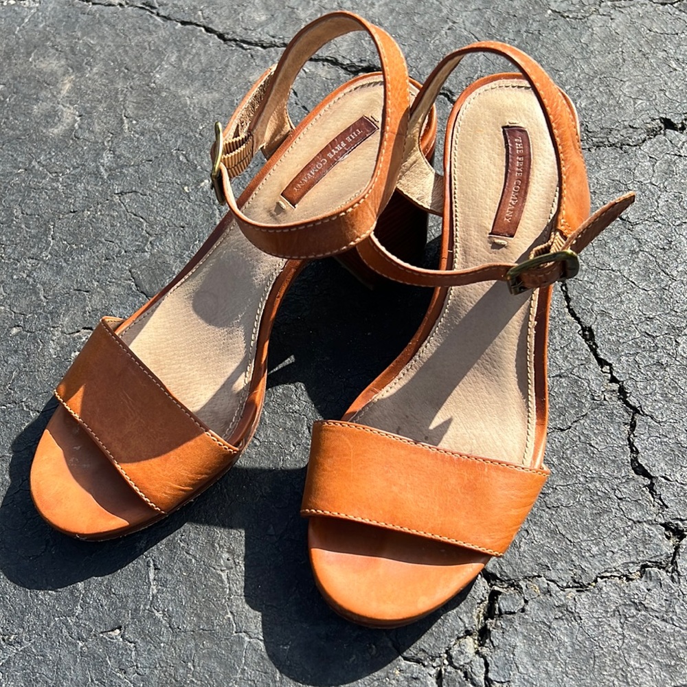 Frye women’s sandals wedge